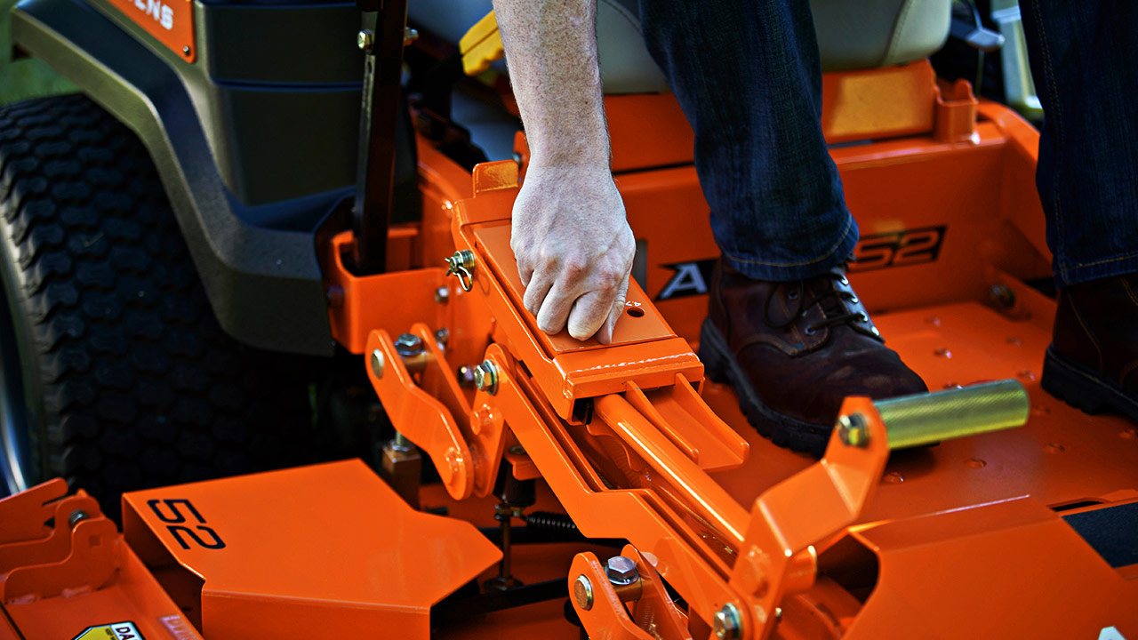 APEX Series Zero Turn Lawn Mower Ariens