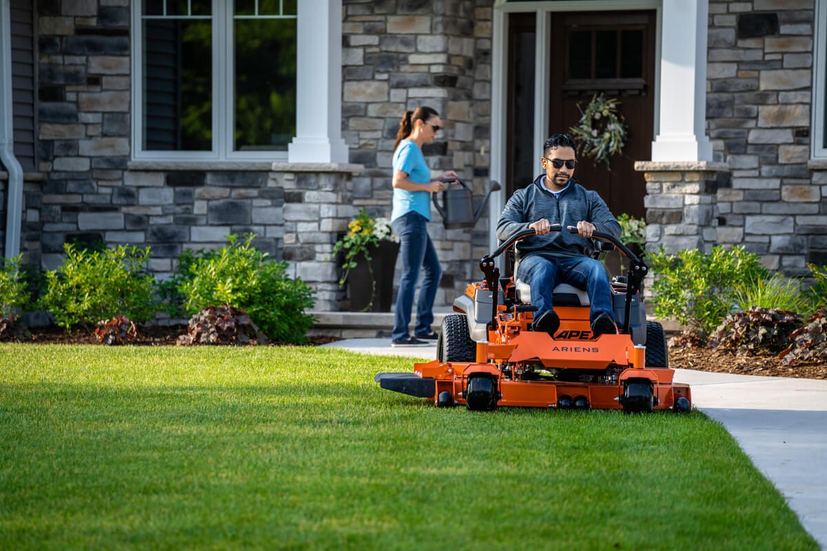 APEX Series Zero Turn Lawn Mower Ariens