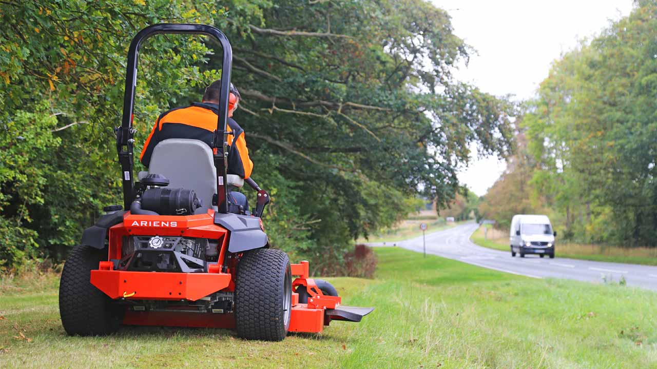 ZENITH Series Zero Turn Lawn Mower Ariens
