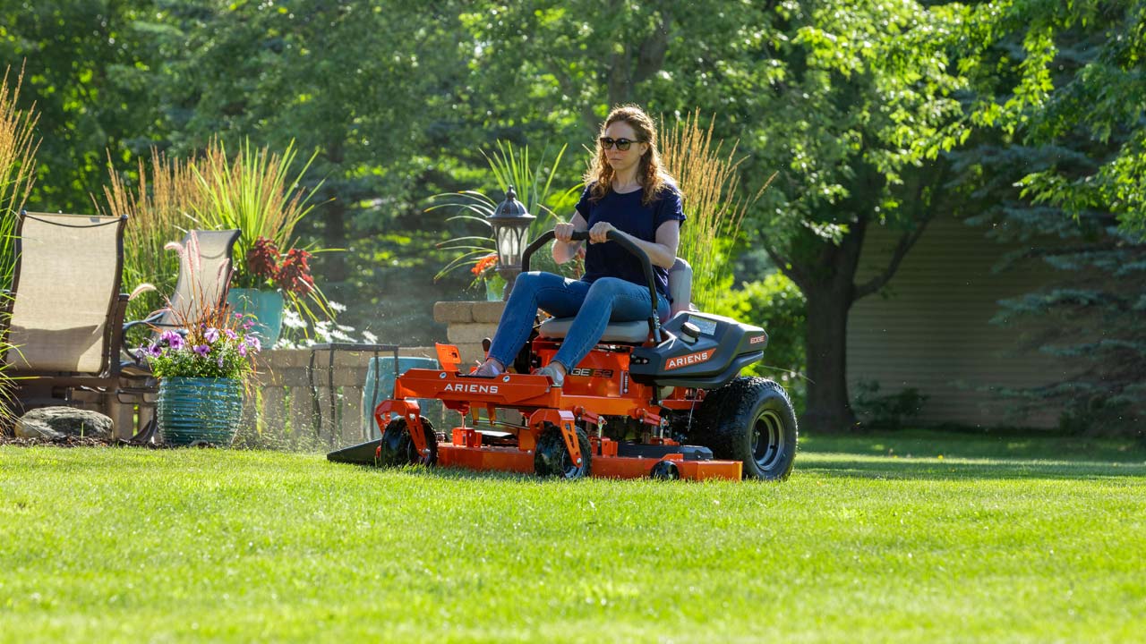 EDGE Series Zero Turn Lawn Mower Ariens