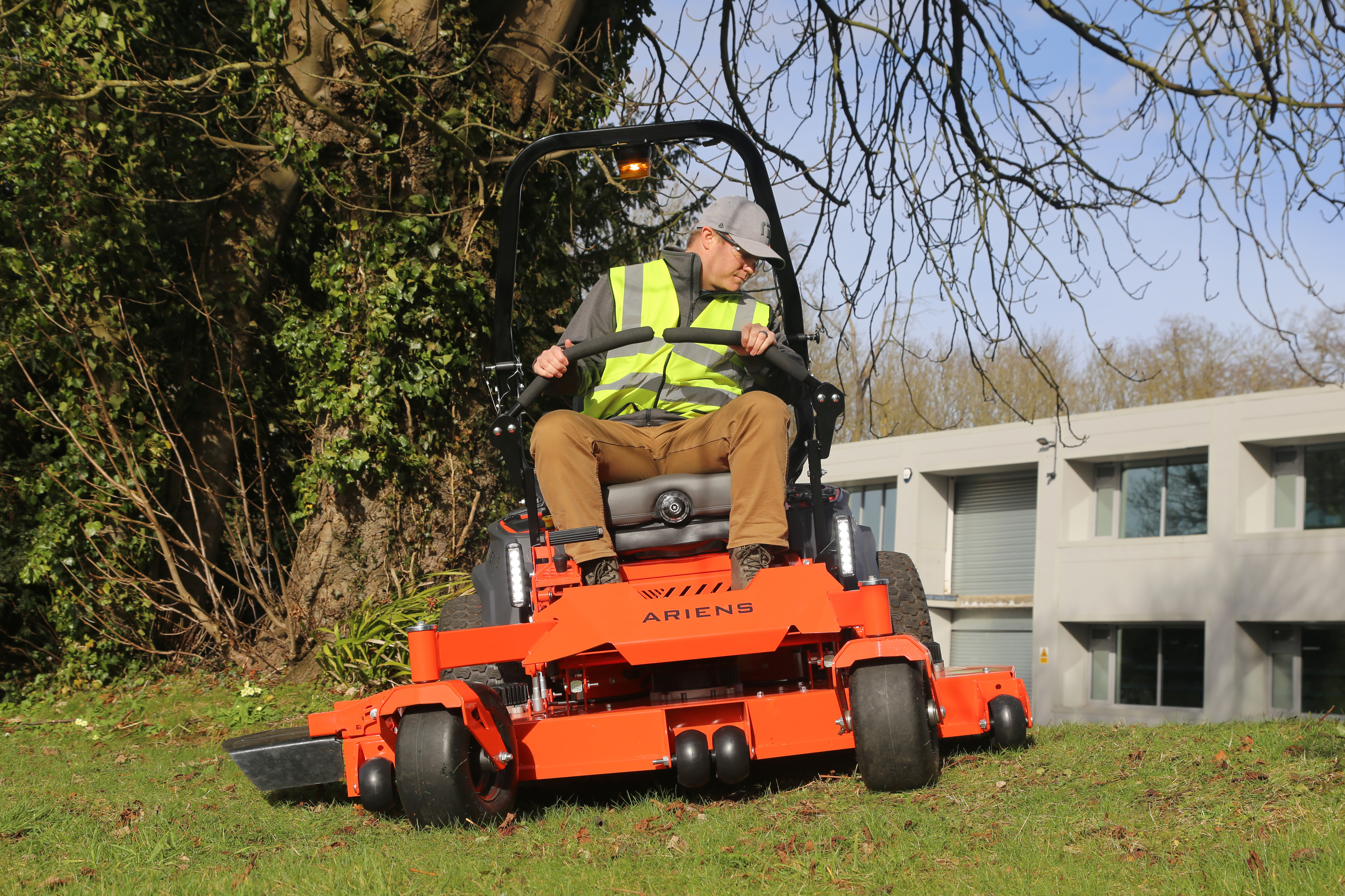 Electric performance from the new Ariens ZENITH E