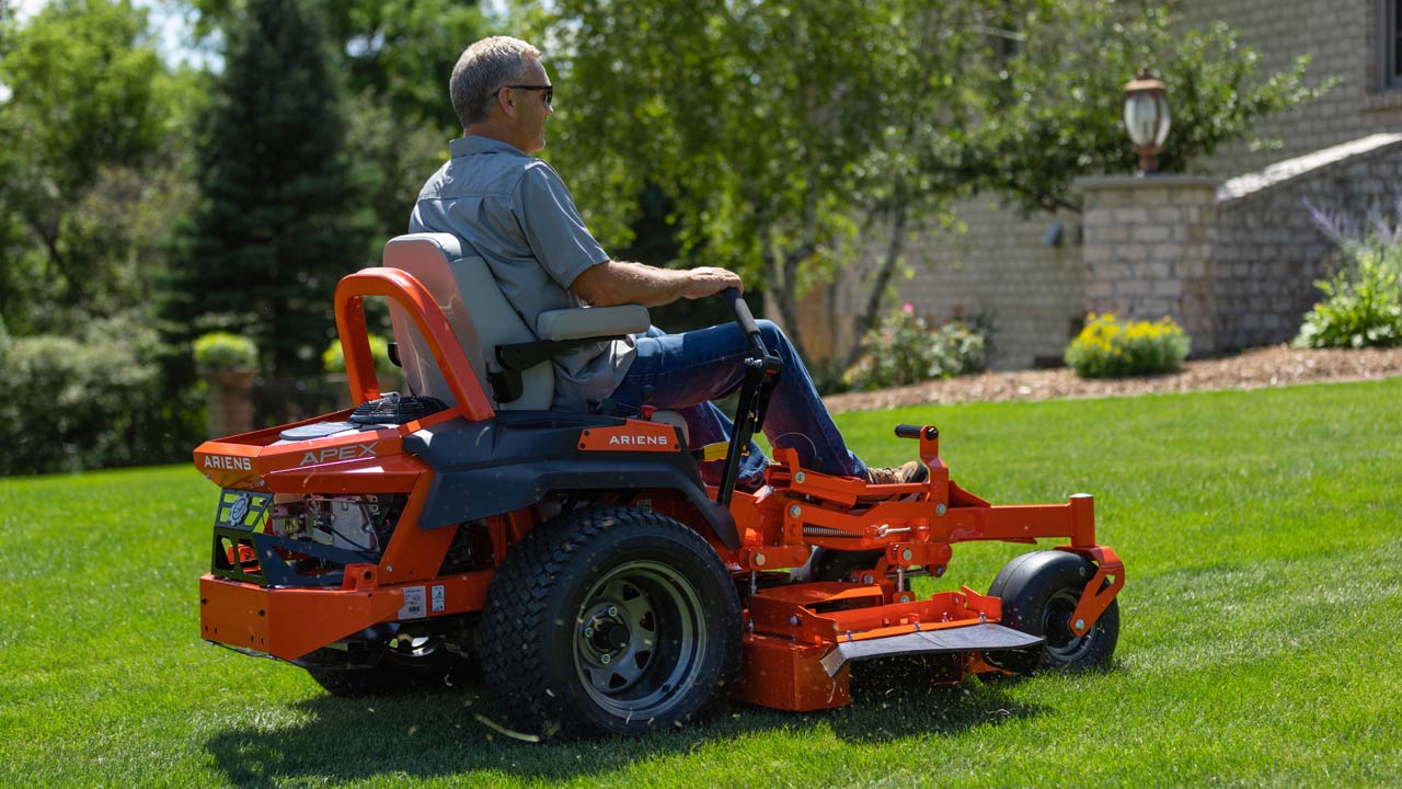 APEX Series Zero Turn Lawn Mower Ariens